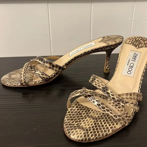 ジミーチュウ　フラットパンプス　パイソン　37 Jimmy Choo Python sandals with 3” heel size 37